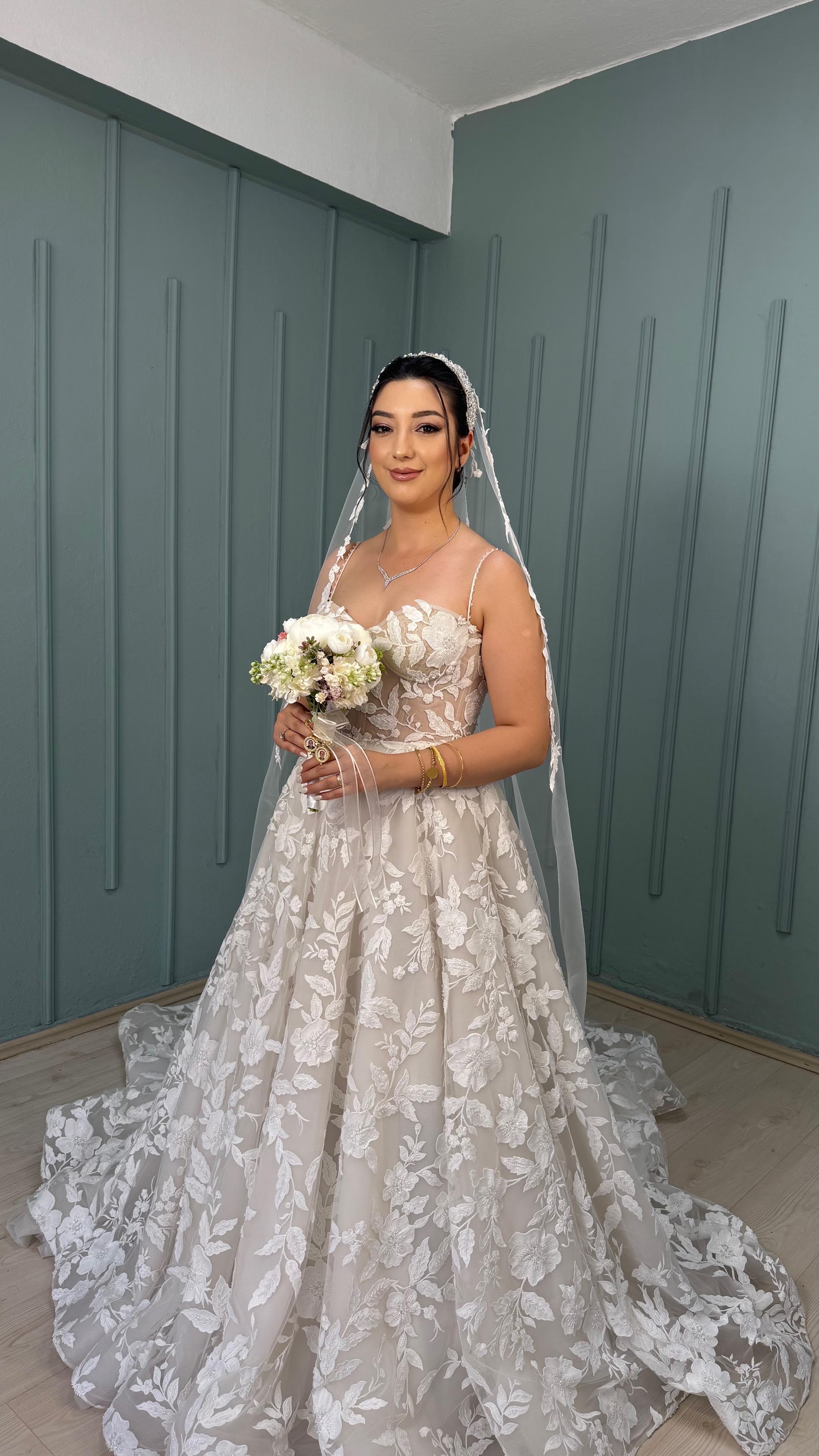 Bridea Atelier Gelinlik Nişanlık Abiye Mağazası