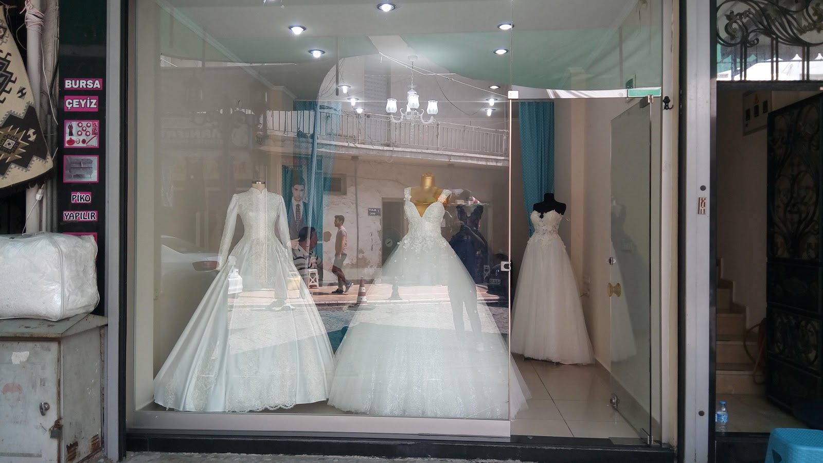 Manolya Gelinlik Moda Evi
