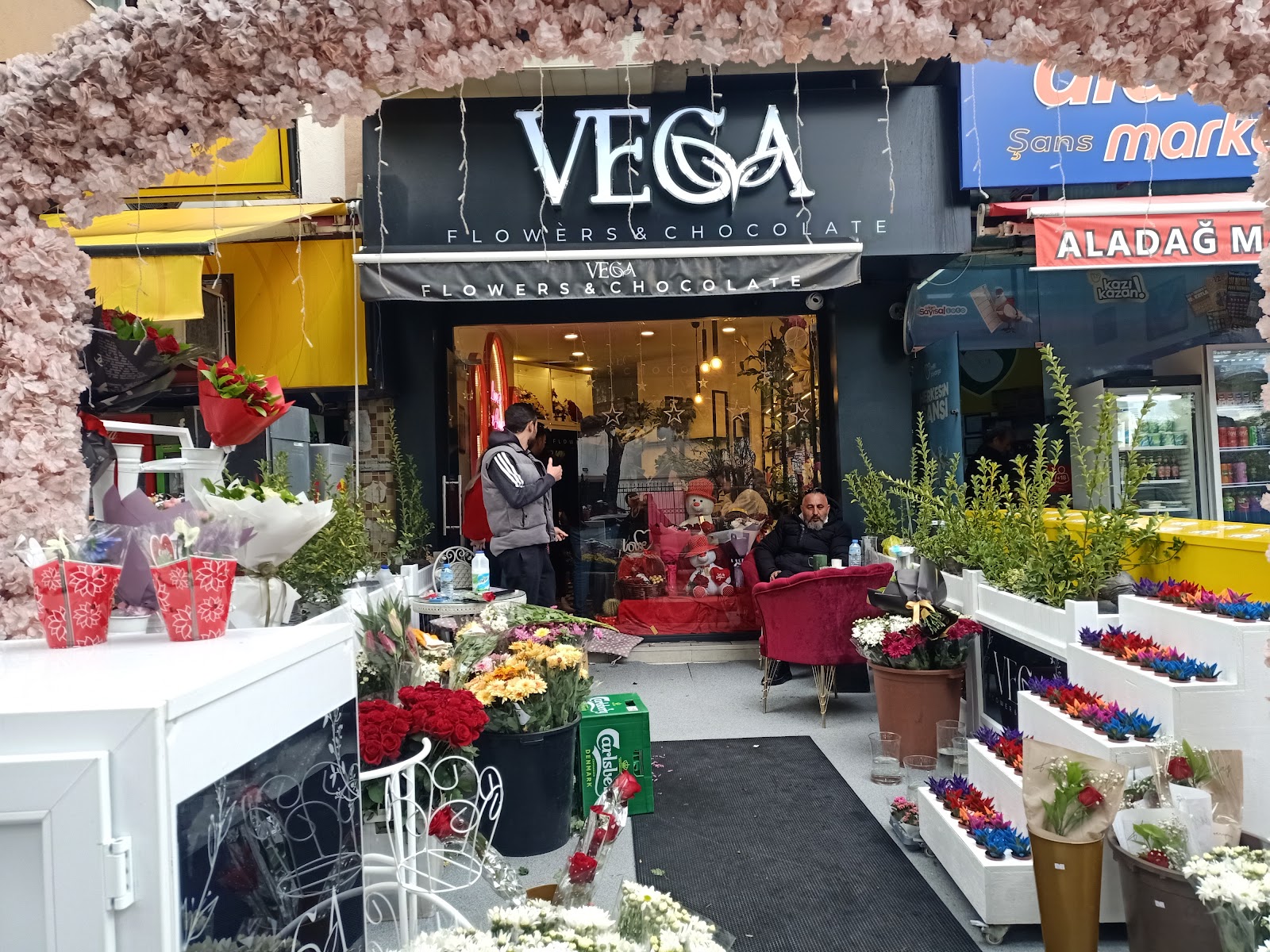 Vega Çiçekçilik | Muğla Çicek Ve Çikolata | Çiçek Servisi kır düğünü mekanı — Menteşe